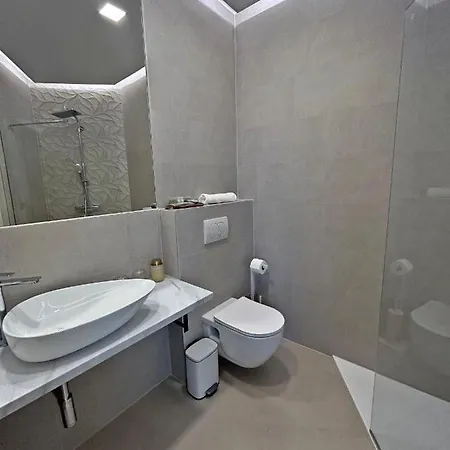 Little Rock Center 4*