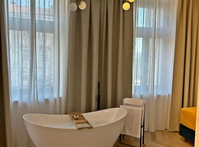 ゲストハウス Little Rock Center 4*