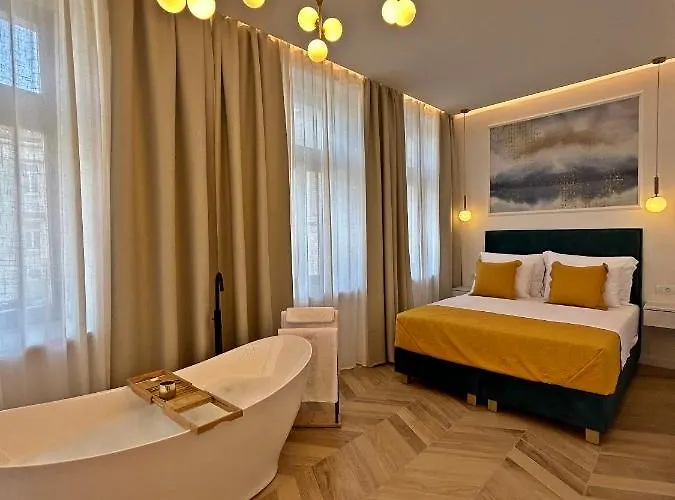 ゲストハウス Little Rock Center 4*